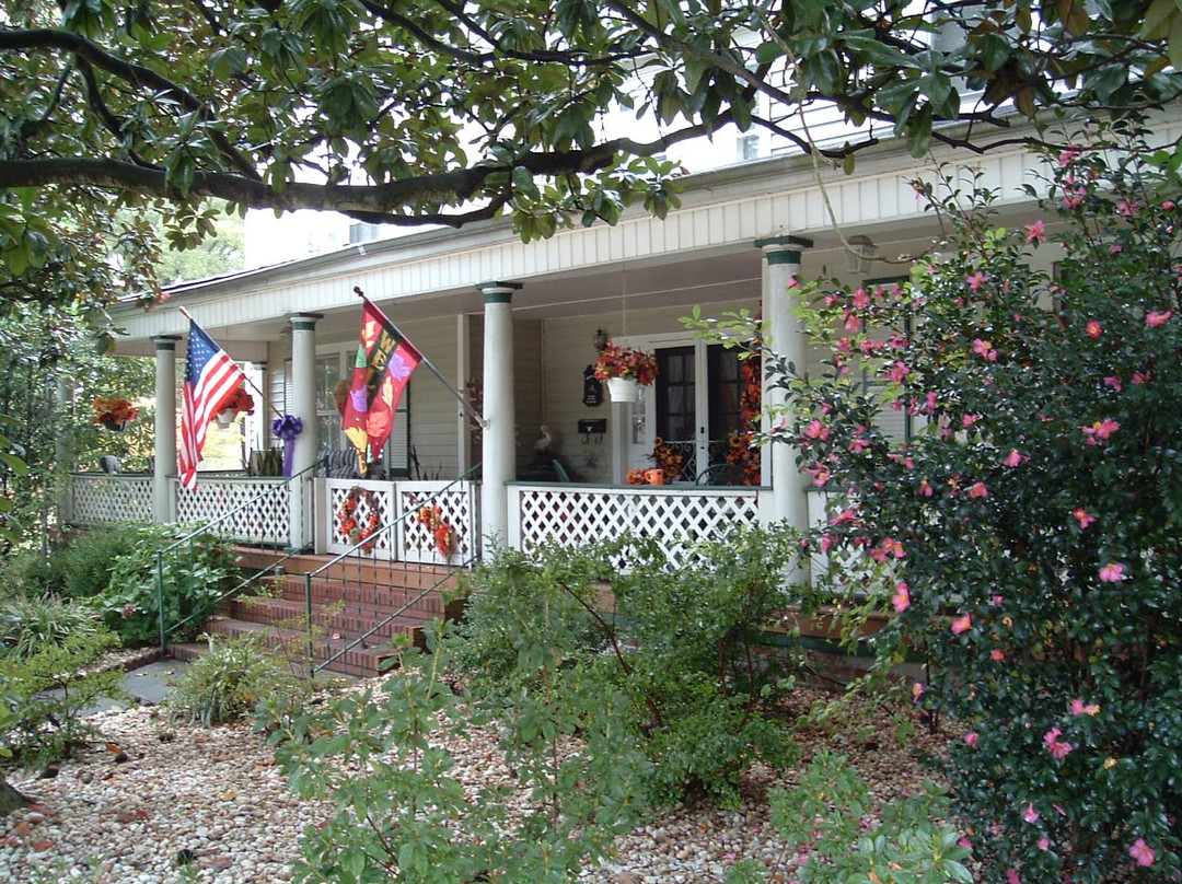 Twin Magnolias Bed and Breakfast主图