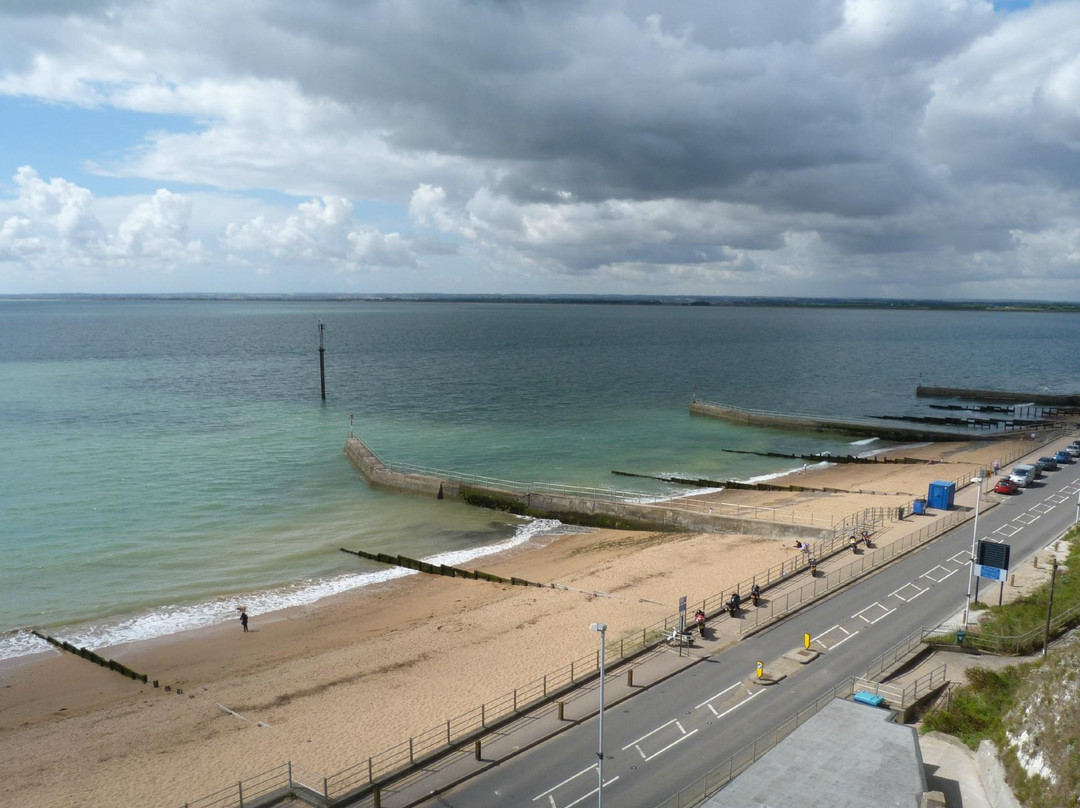 Western Undercliff Beach景点图片