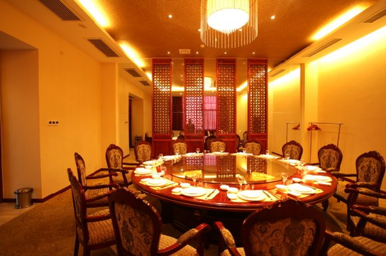 鸿福大酒店主图