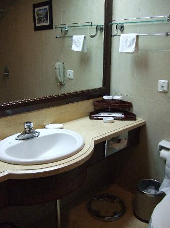 愉园大酒店主图