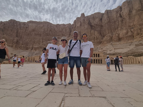 Adam's Tours-赫尔格达必去景点