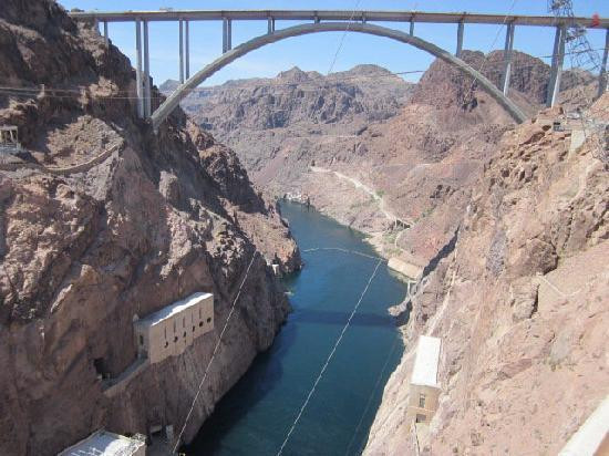 Bighorn Hummer Tours旅游团-拉斯维加斯必去景点