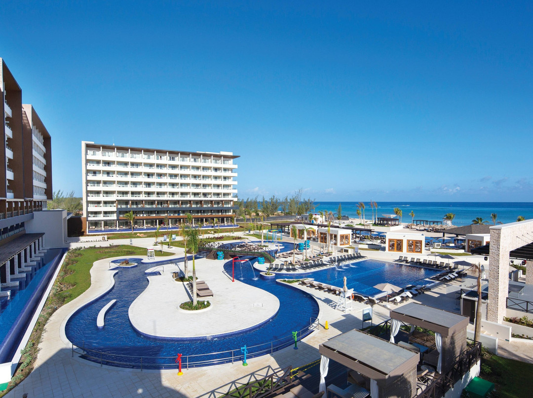 蒙特哥湾罗雅顿蓝水 - 傲途格精选全包式度假村主图