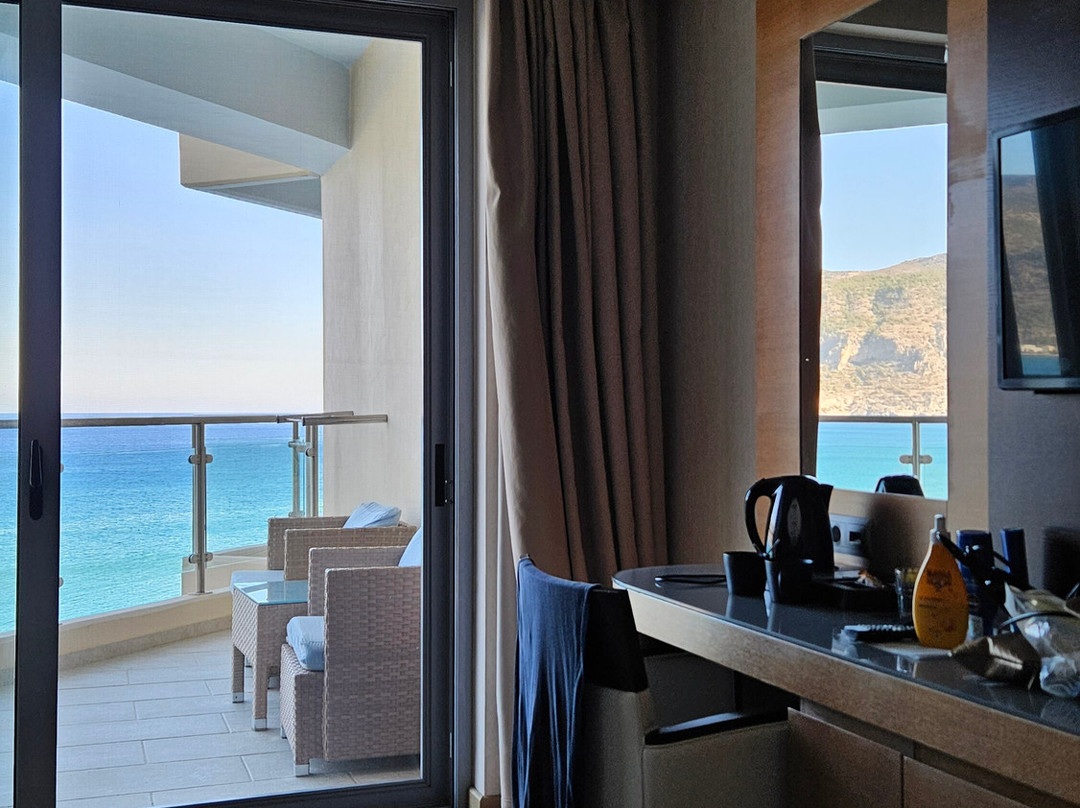 Konstantinos Palace主图