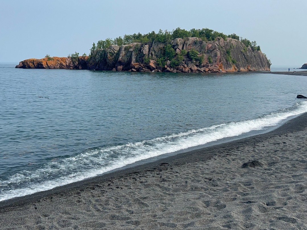 Black Beach-Silver Bay必去景点