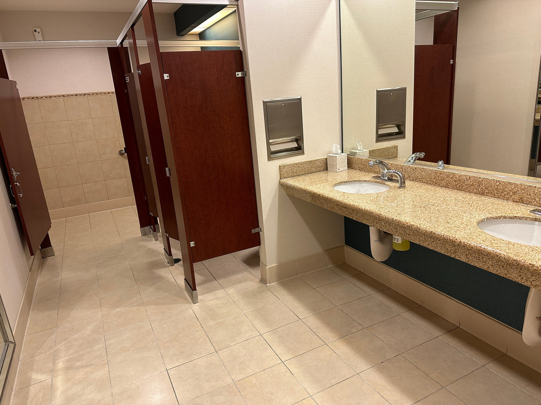 Courtyard by Marriott Santa Clarita Valencia主图