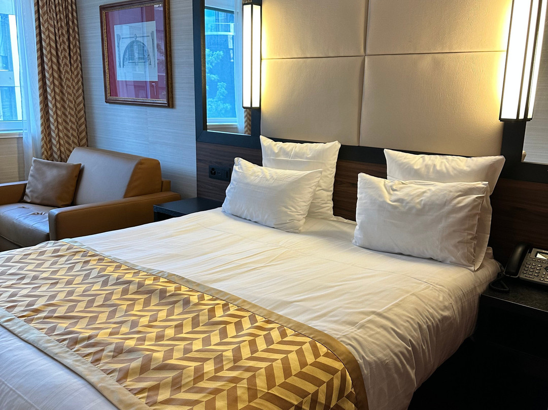 Nash Suites Hotel主图