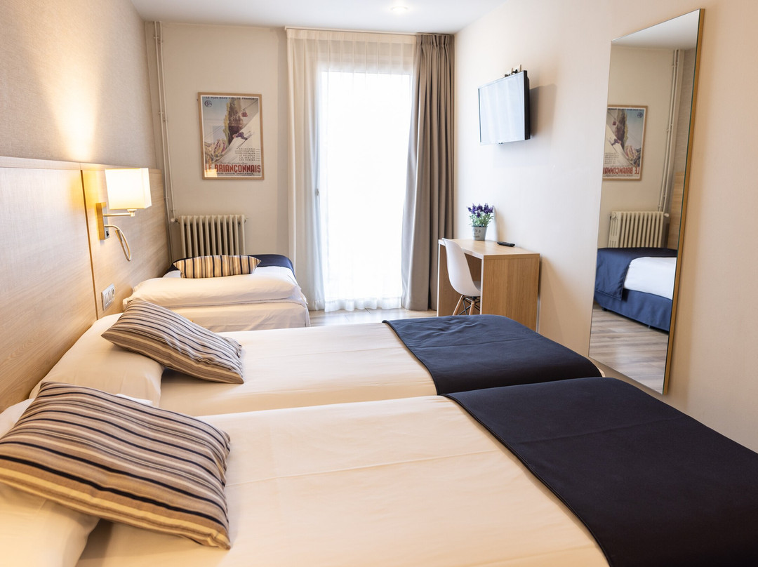 终点站酒店主图