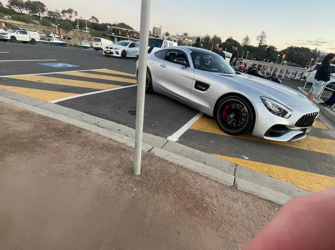 游艇码头汽车旅馆主图