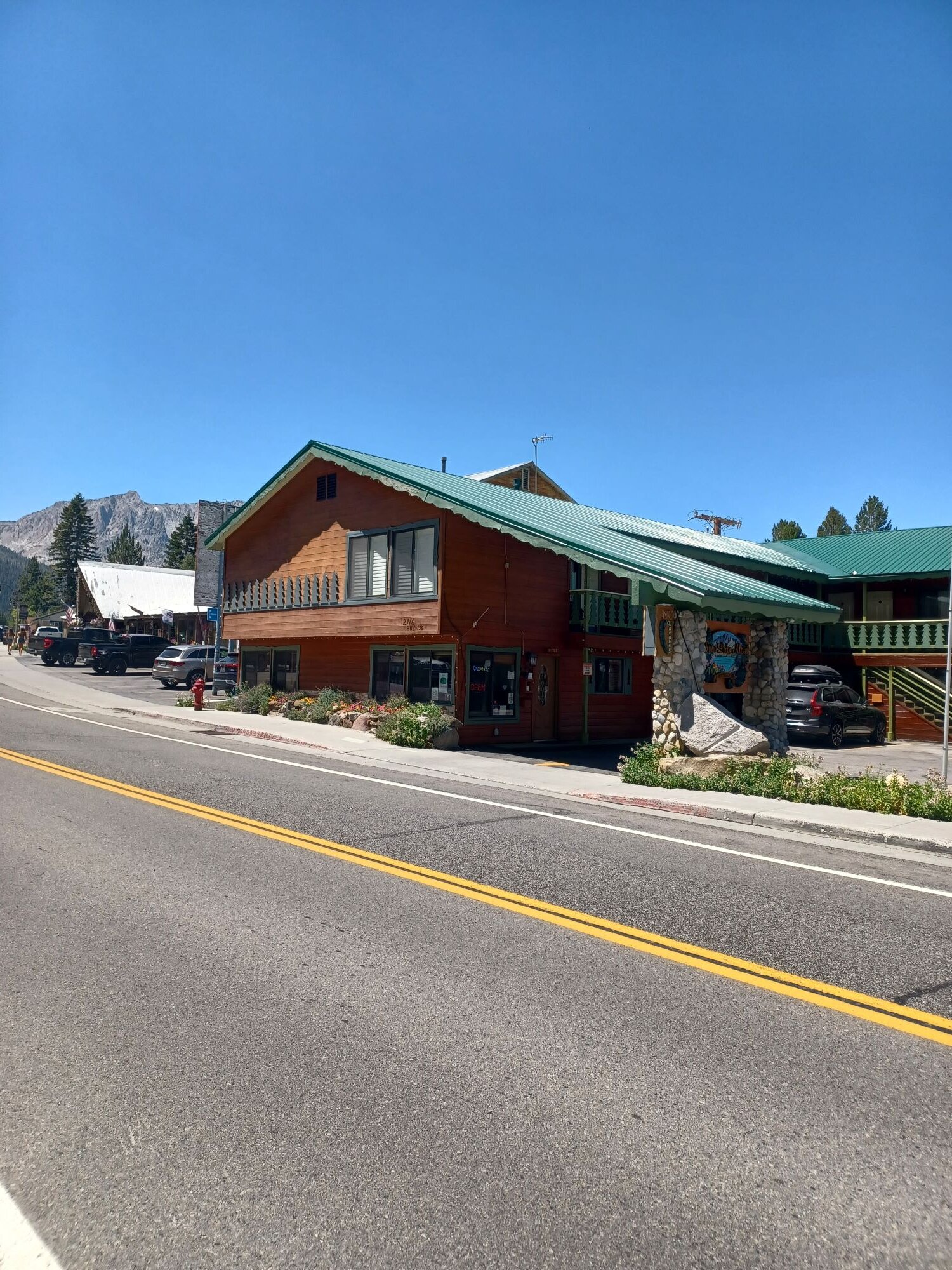 June Lake Motel-浴室