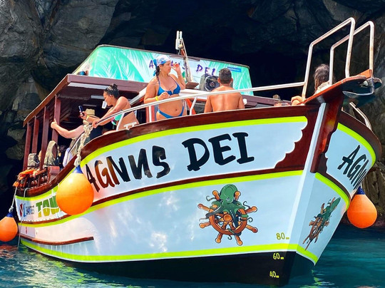 Embarcação Agnus Dei-阿拉伊阿尔港必去景点