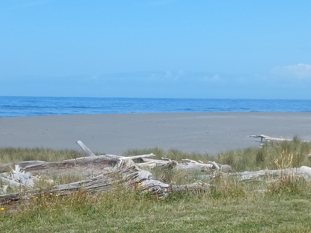 Bailey Beach-戈尔德比奇必去景点