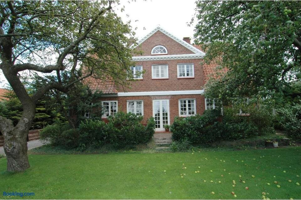 Aakirkeby Bed and Breakfast
