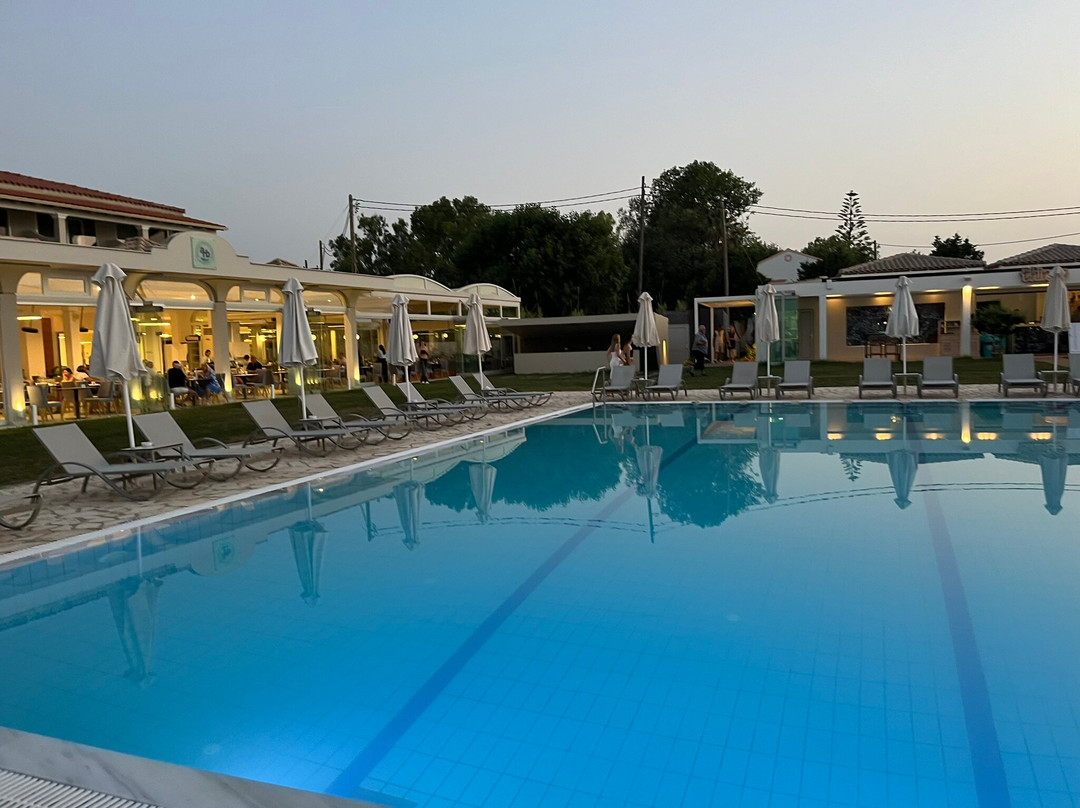 Acharavi Beach Hotel主图