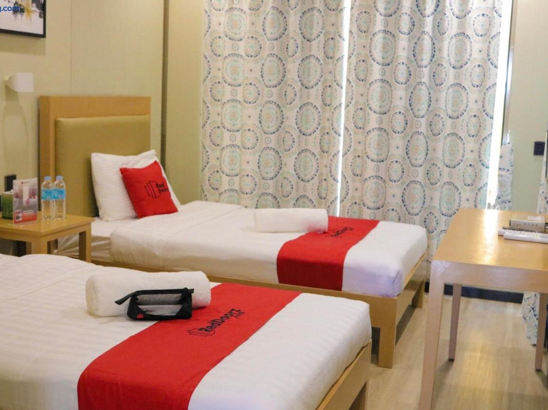 RedDoorz Plus @ AS Fortuna Cebu