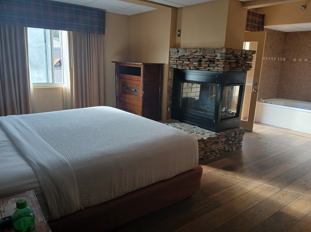 Old Creek Lodge主图