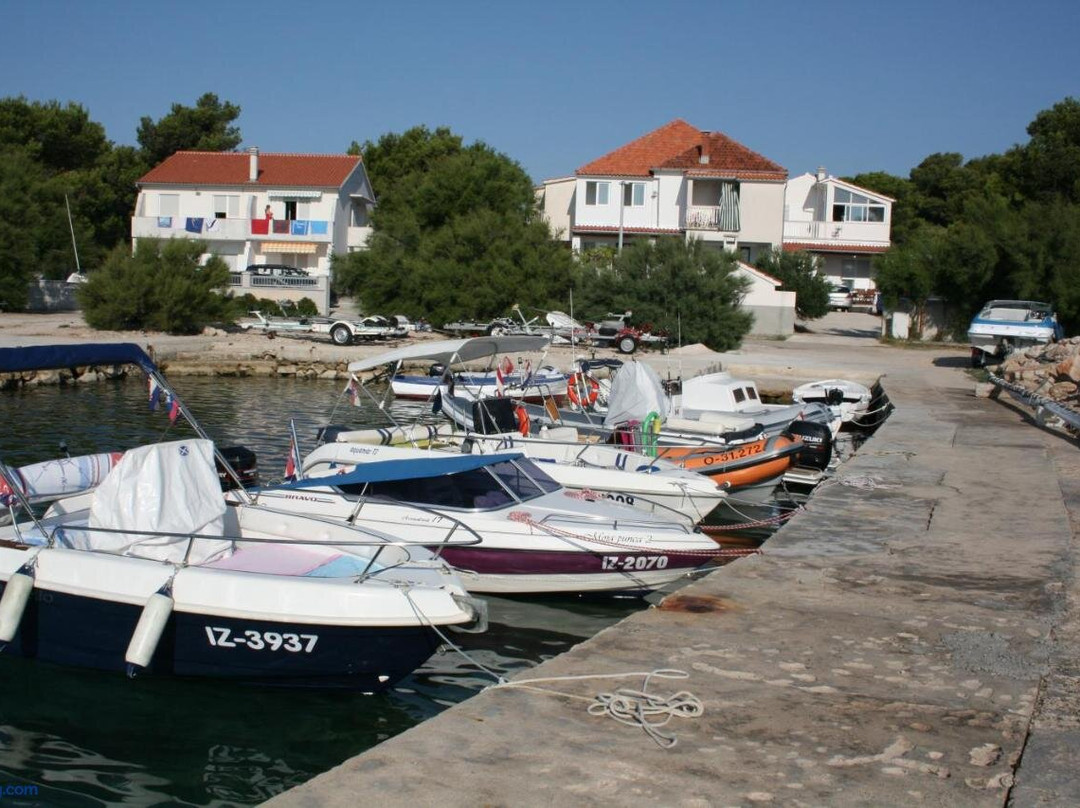 Apartments Vili Betina