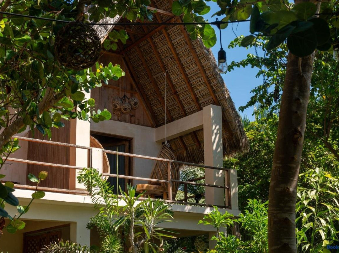 Casa Mariposa Beach Hotel