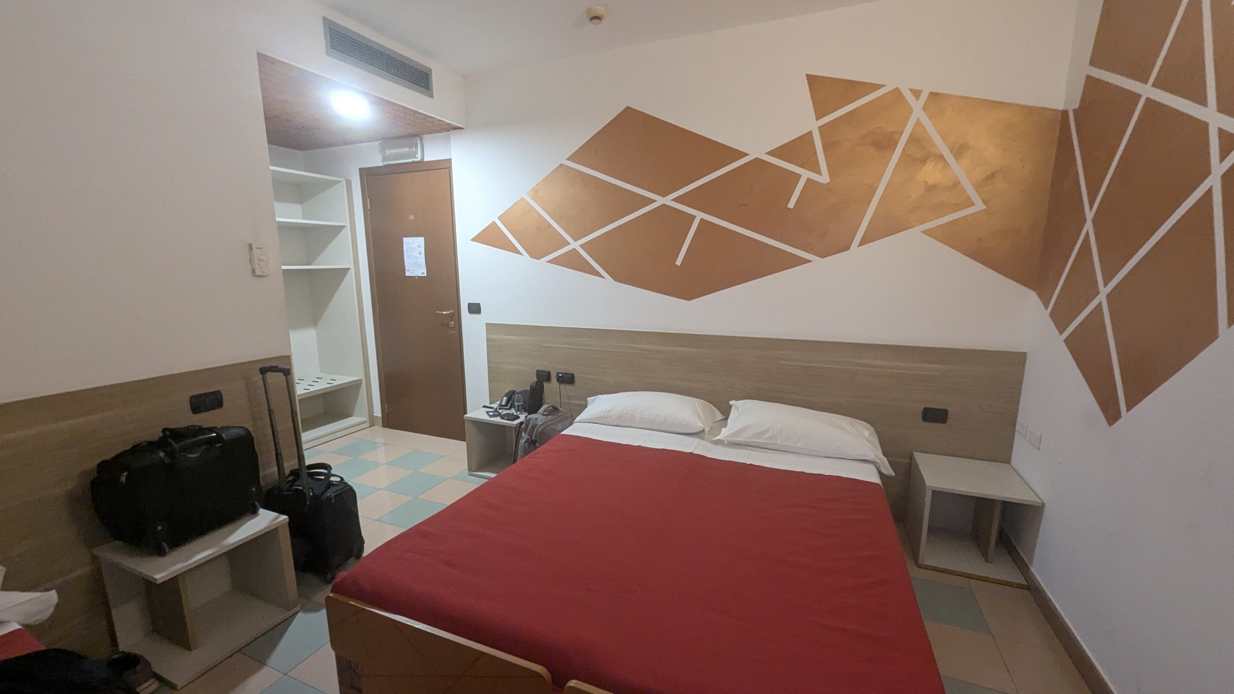 新皮欧内酒店-客卧