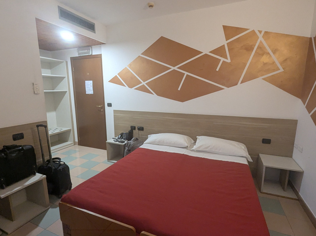 新皮欧内酒店主图