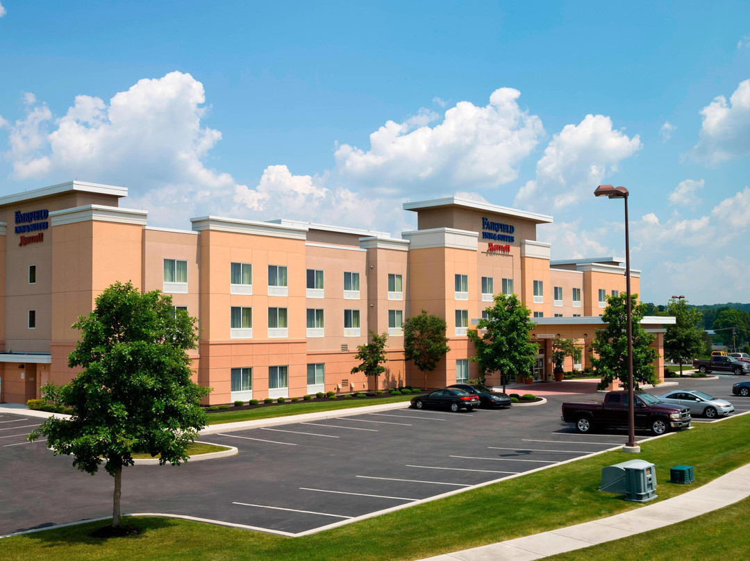 亨廷顿雷斯敦湖费尔菲尔德旅馆&套房酒店主图