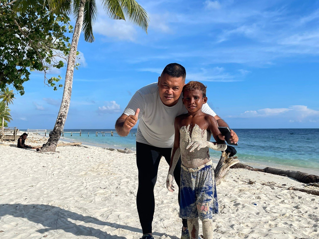 Anggopi Beach-Biak必去景点