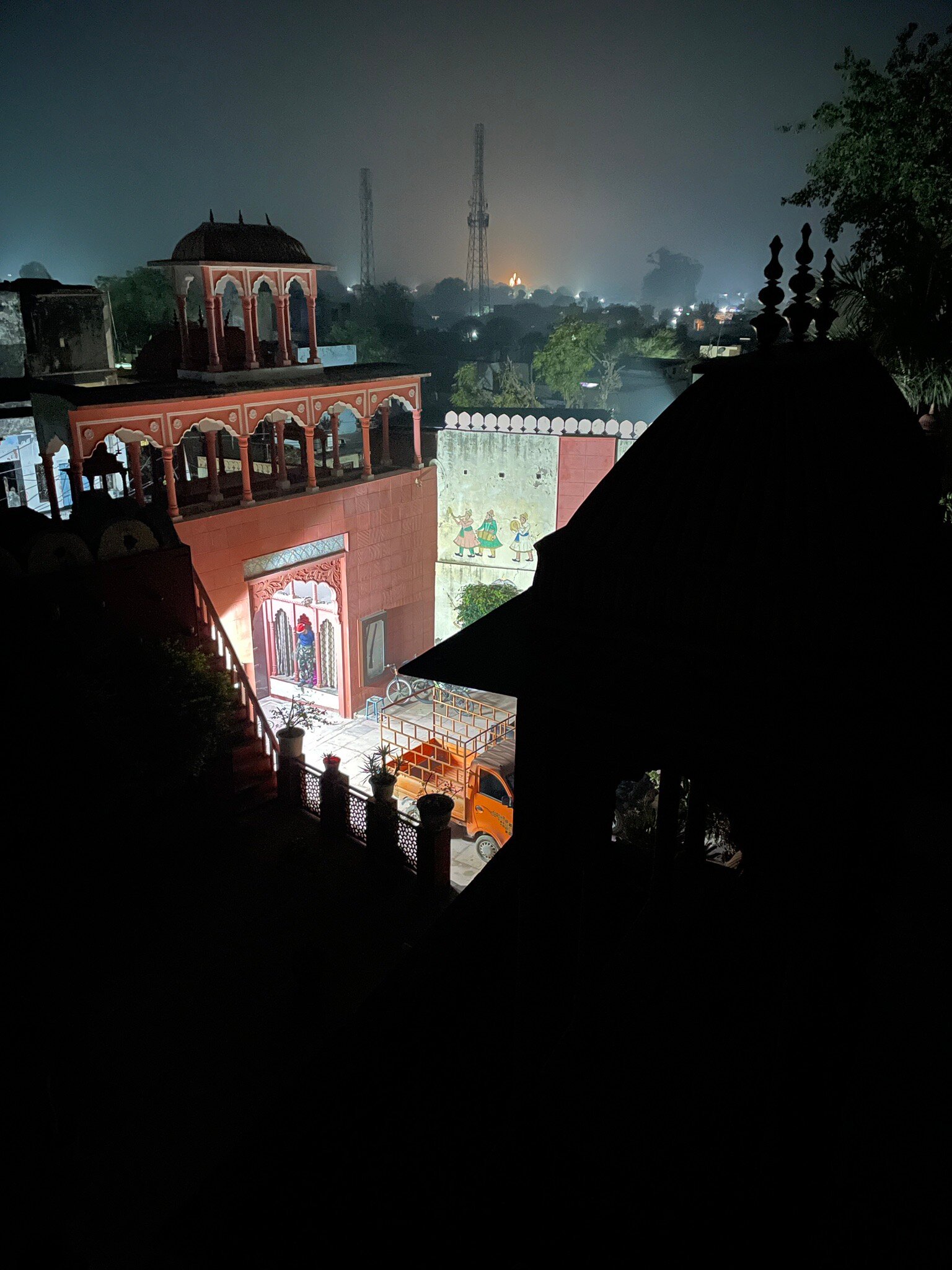 Suroth Mahal-官方