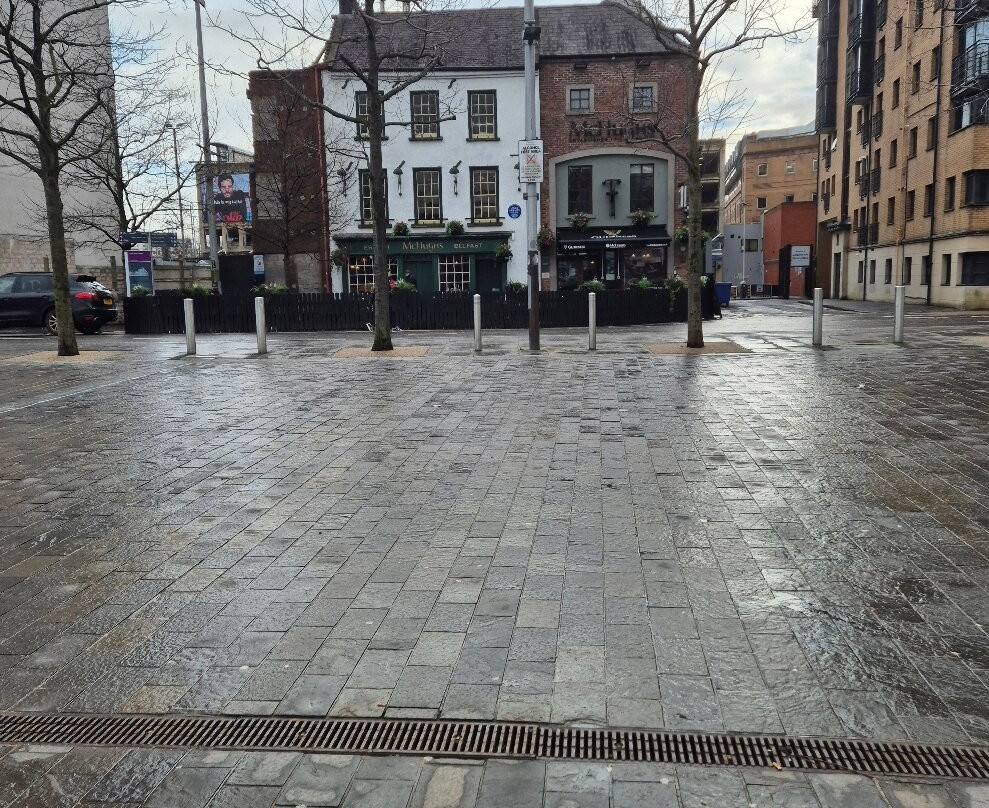 Queens Square-贝尔法斯特必去景点