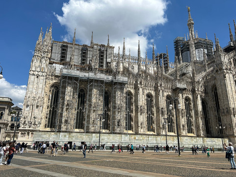 About Milano Tours-米兰必去景点