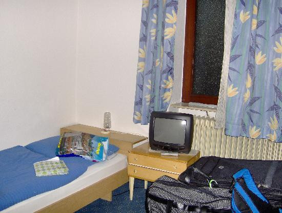 厄尔森塔尔酒店主图