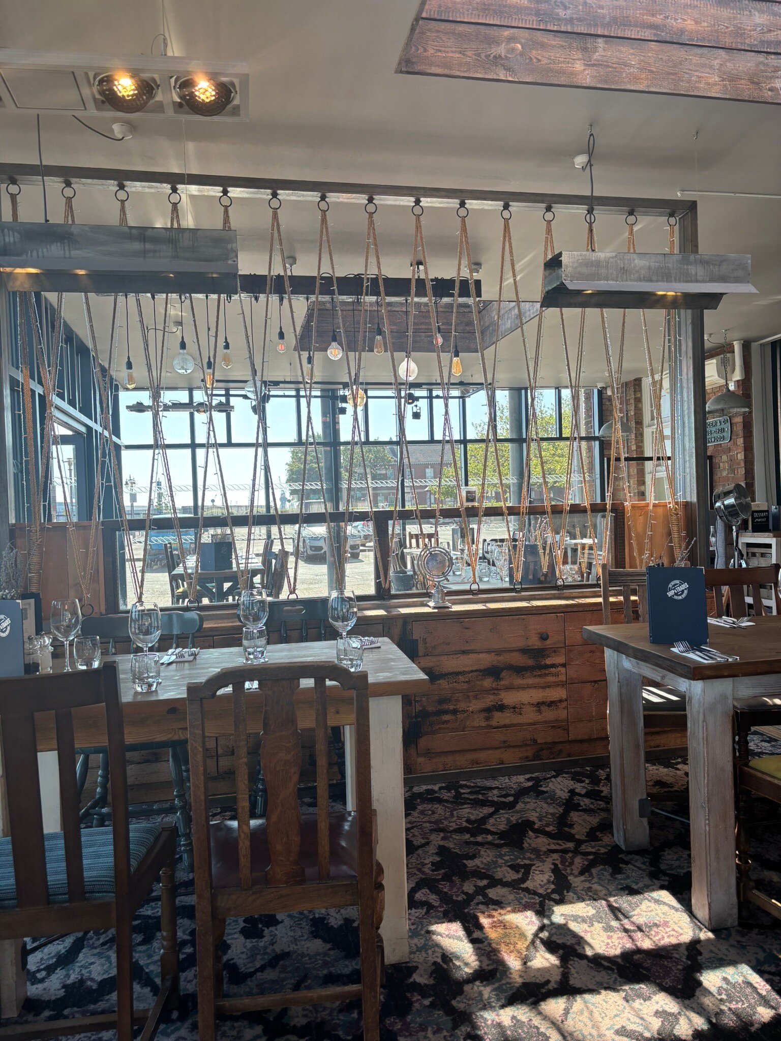 牧羊人尼姆轮船与贸易酒店-官方