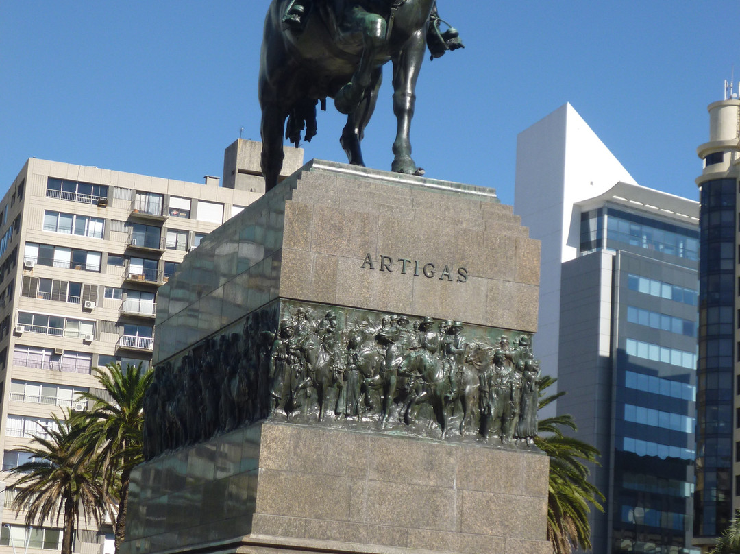 Artigas Mausoleum-蒙得维的亚必去景点