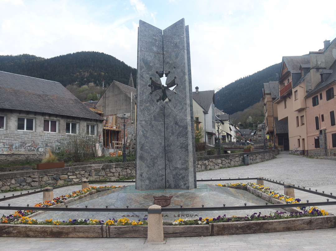 Monumento A La Lengua Aranesa