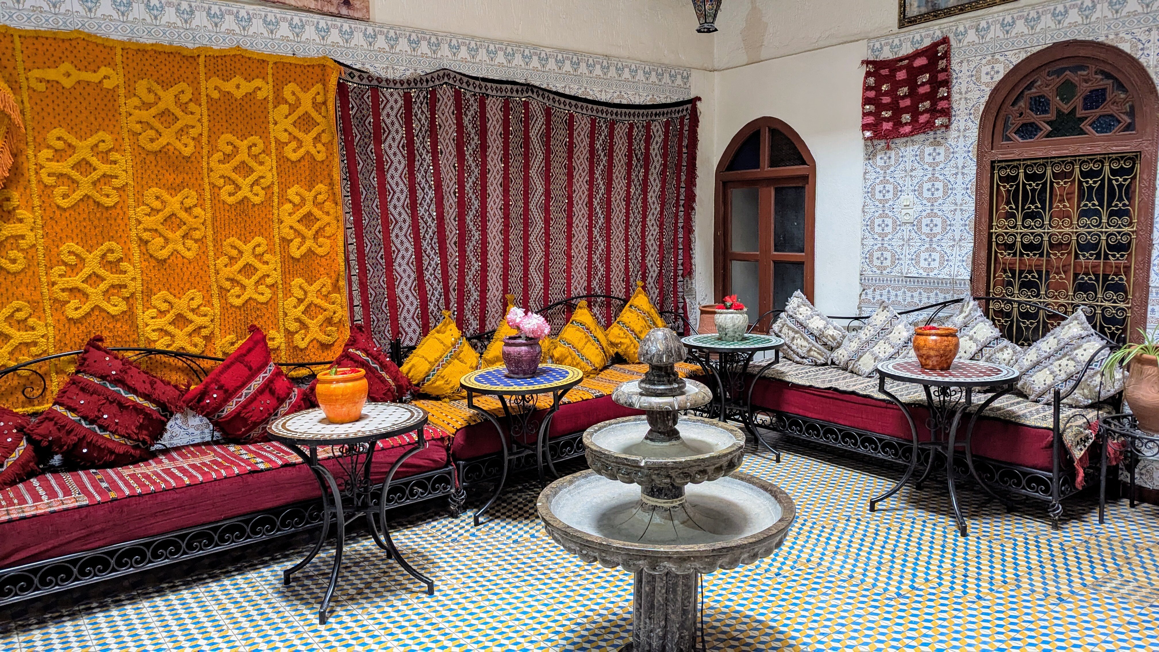 Riad Azrou-官方