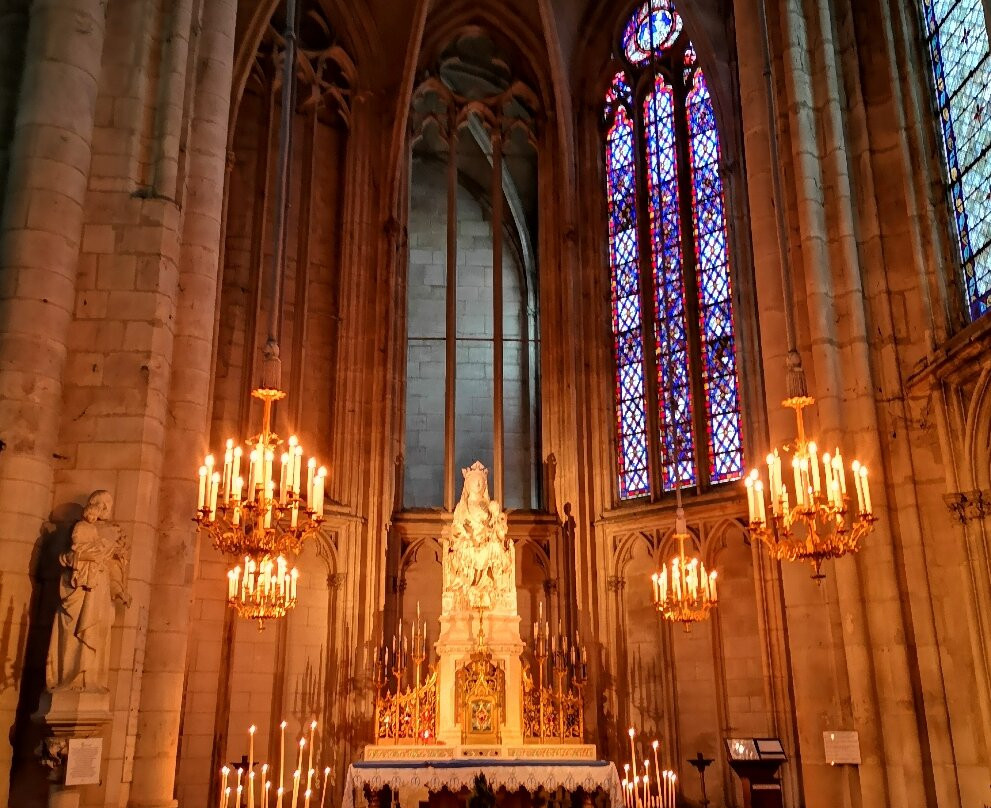 Cathedrale St-Etienne-Sens必去景点