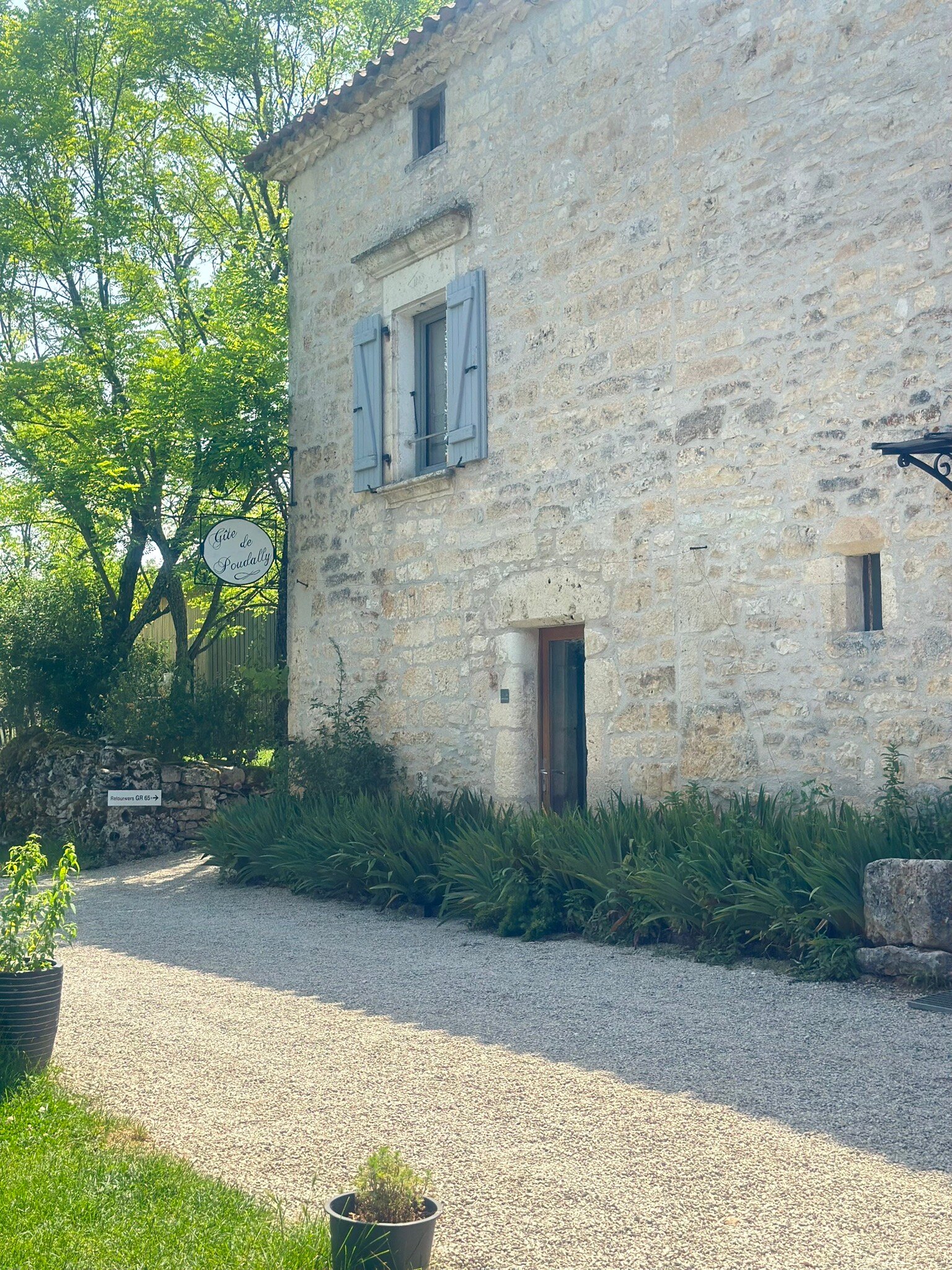 Gite de Poudally-官方
