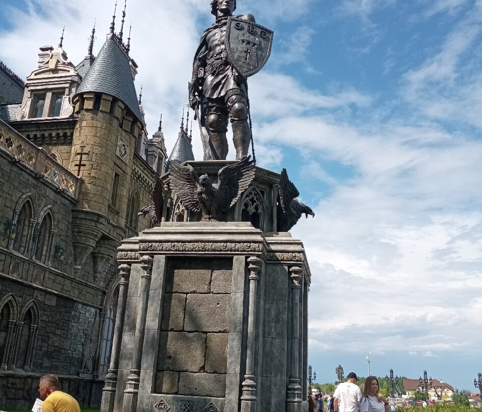 Garibaldi Castle-Khryashchevka必去景点