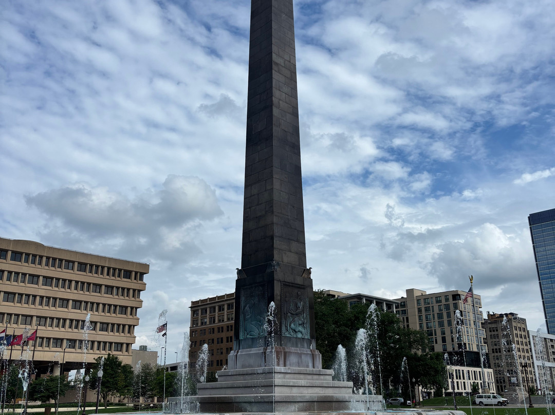 Monument Circle-印第安纳波利斯必去景点