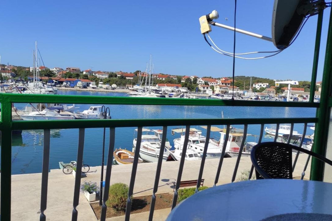 Apartments Lapov - First Row to the Sea