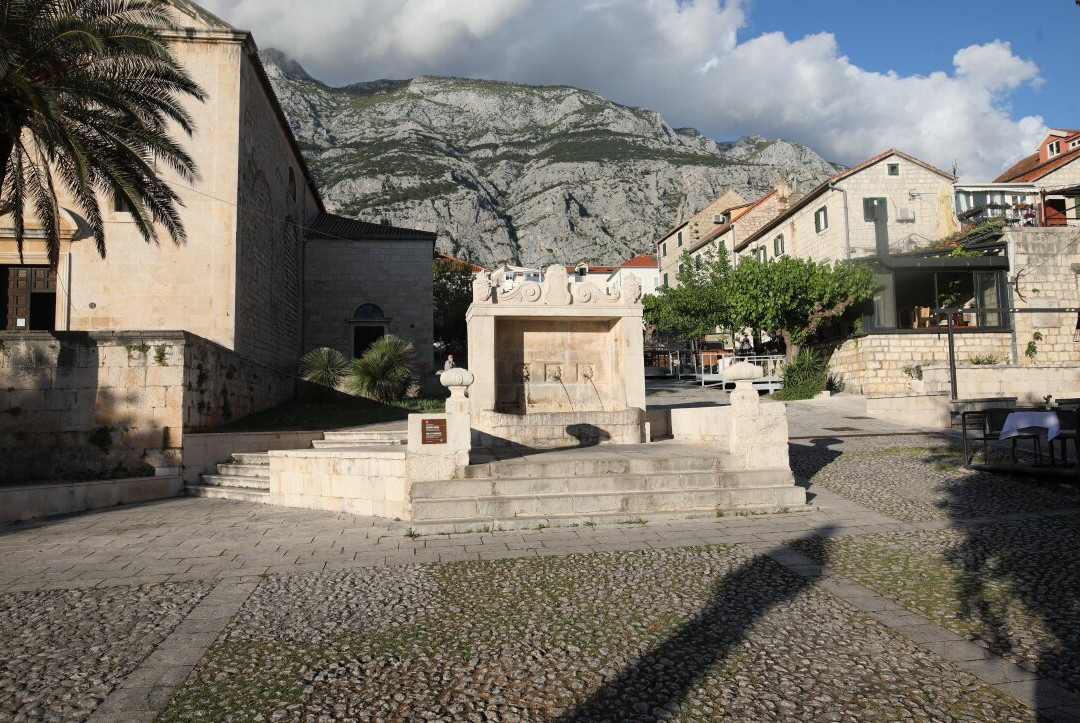 Baroque Fountain-玛卡沙必去景点