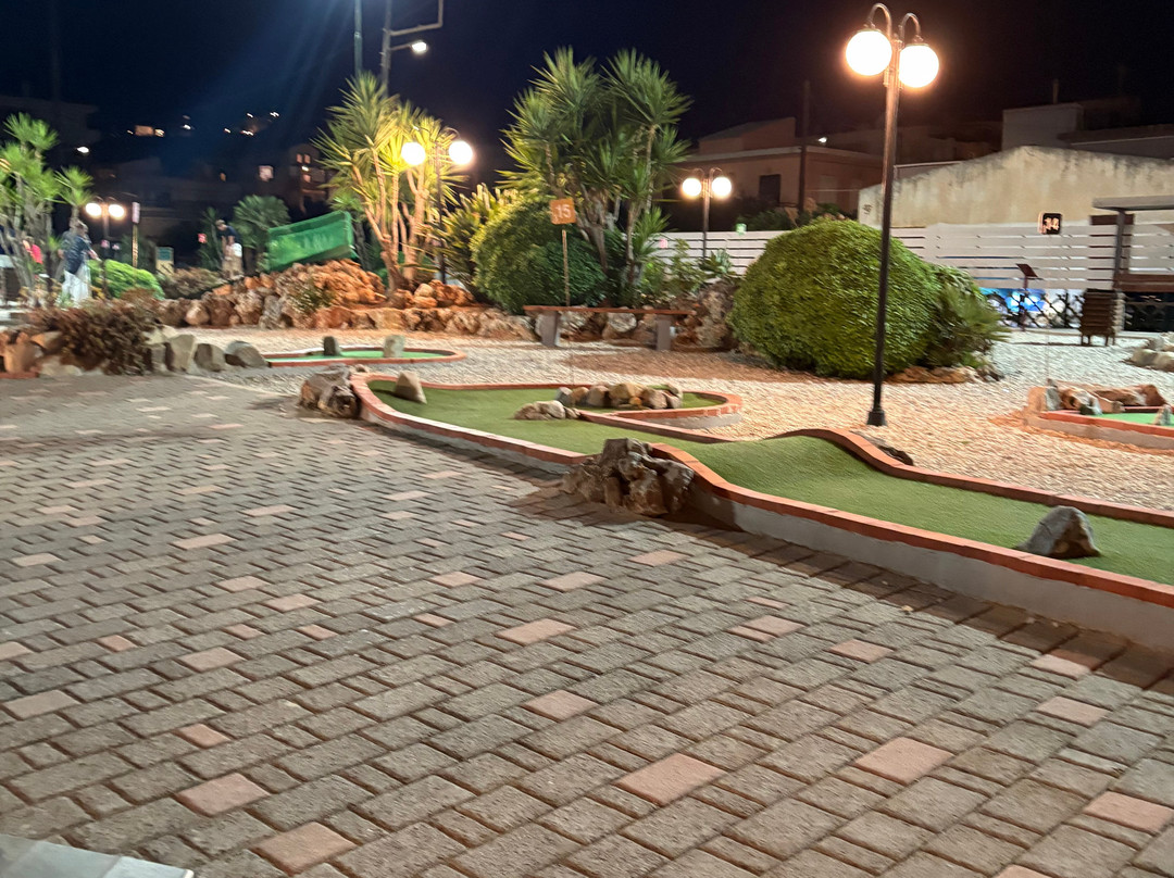 Rocky Pass Mini Golf-Stalos必去景点