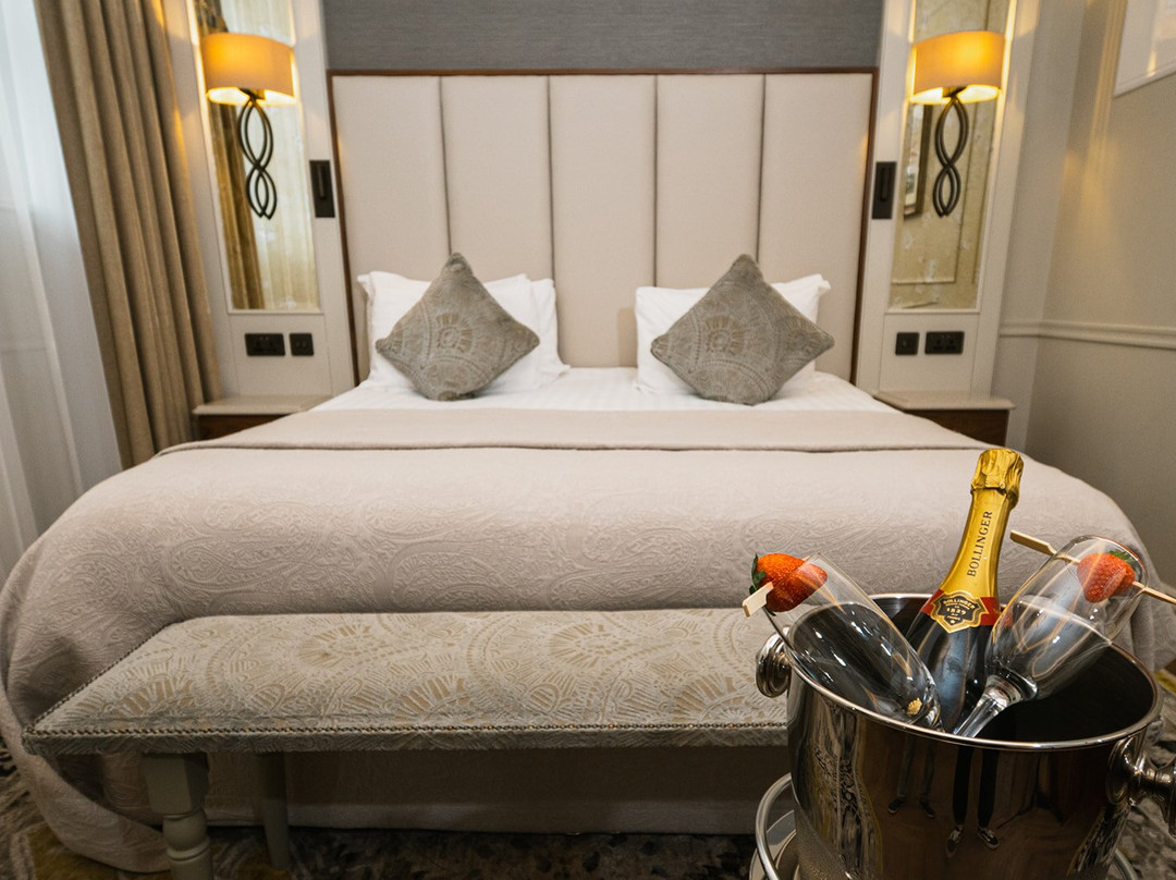 特拉利大酒店主图