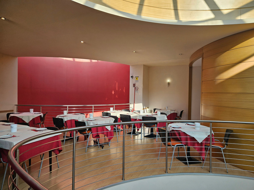 月亮机场酒店主图