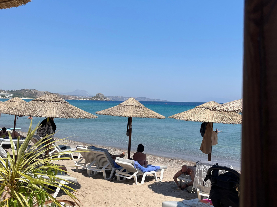 Kamari Bay Hotel主图