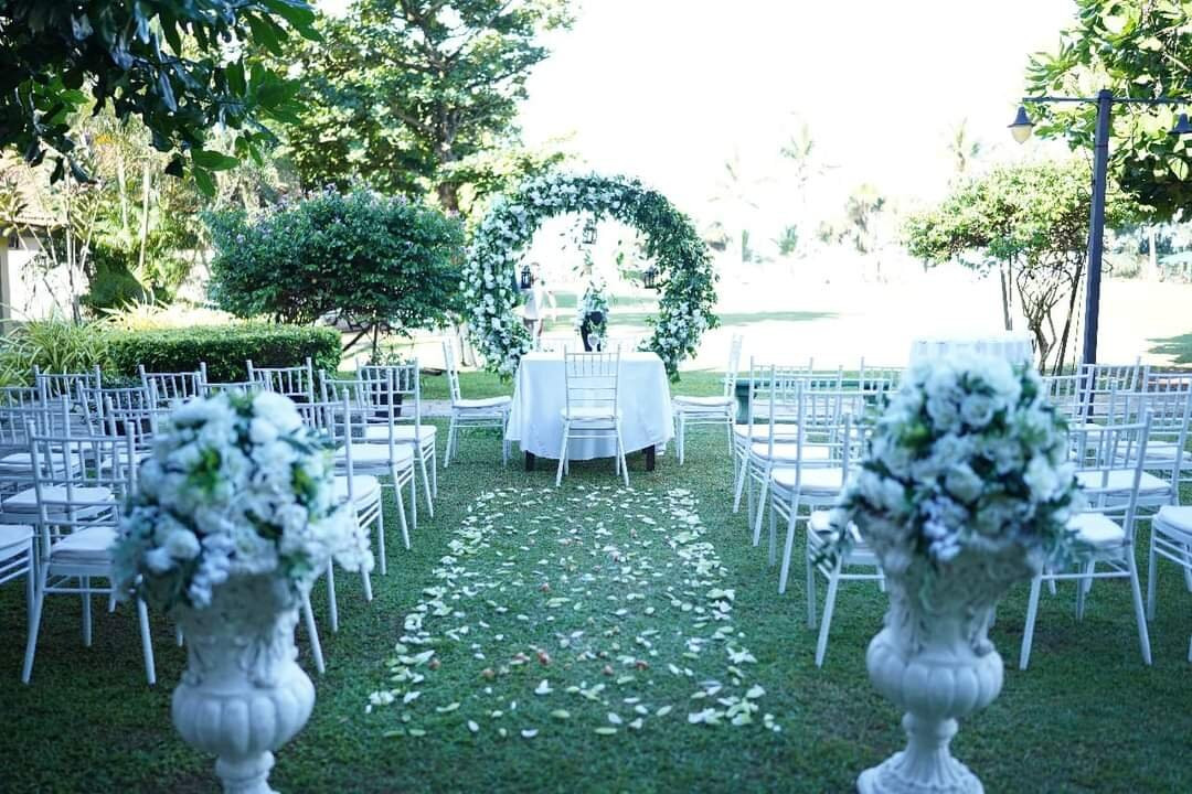 Laya Beach Hotel主图