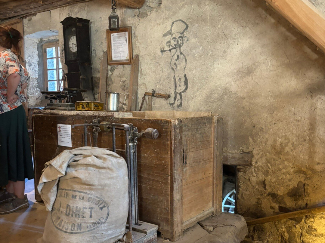 Moulin de Vignal-Apinac必去景点