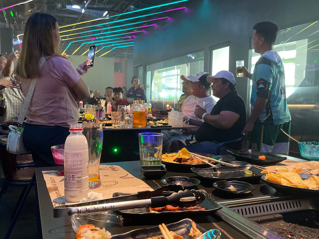 Vpop Live, Ayala Malls Manila Bay