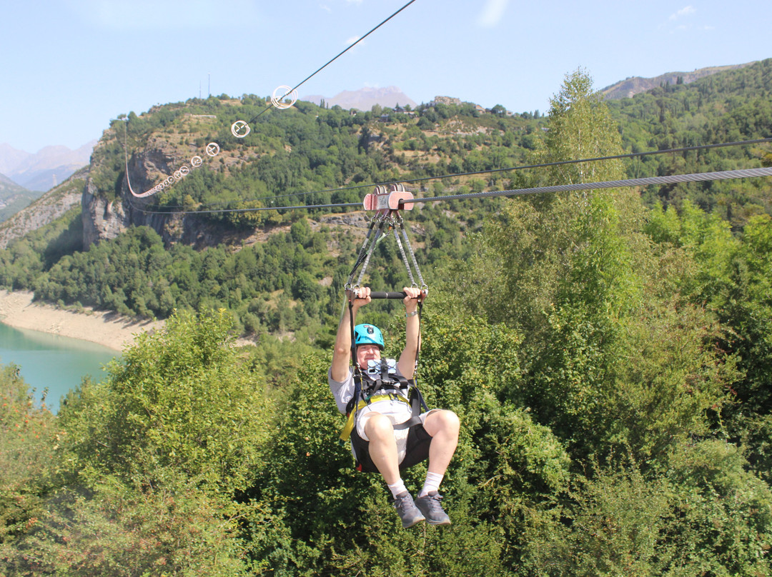 Tirolina Valle de Tena-Hoz de Jaca必去景点