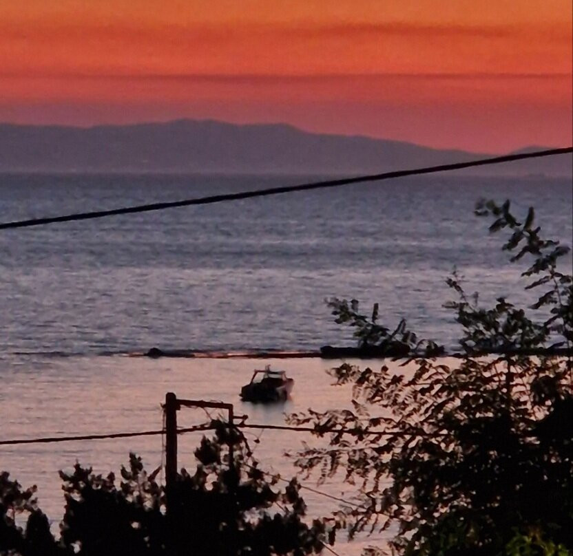 Paralia Arkoudi-Arkoudi必去景点