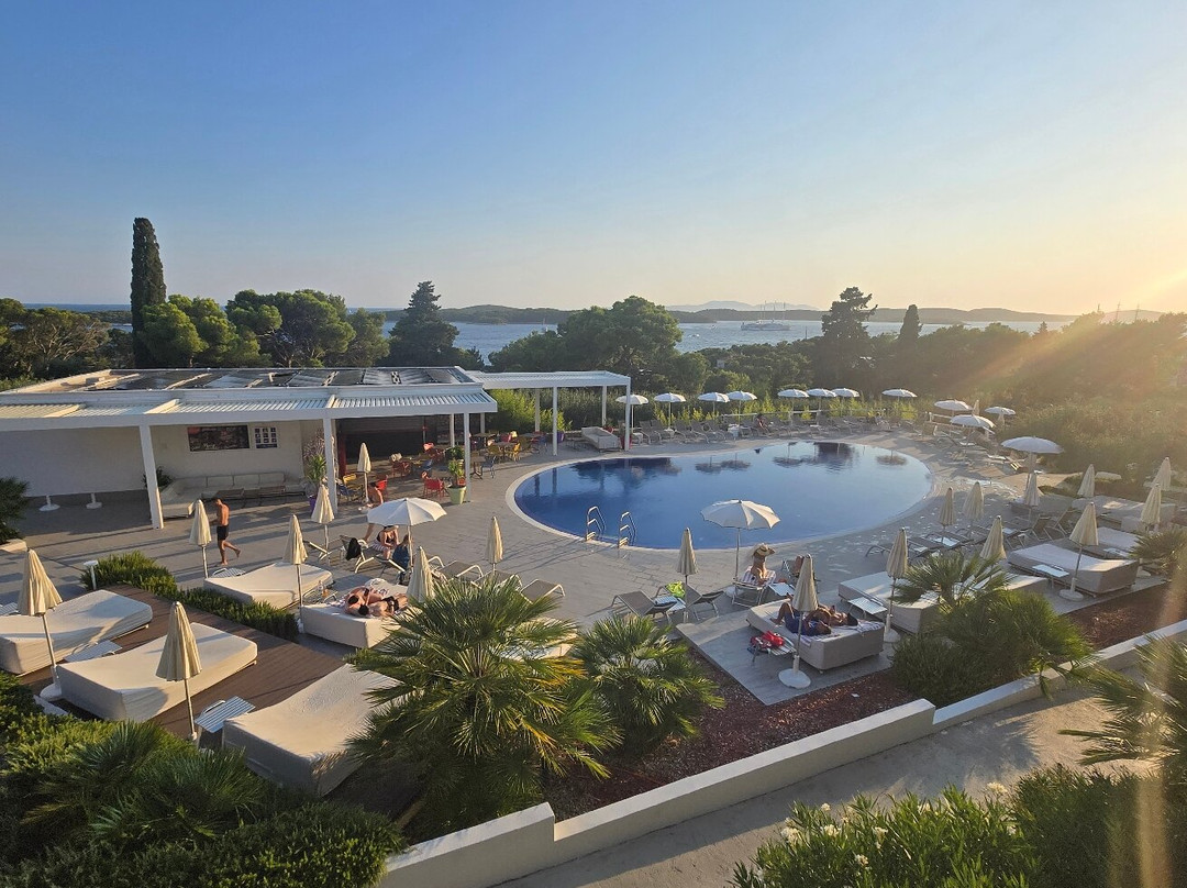 赫瓦尔灯塔酒店主图